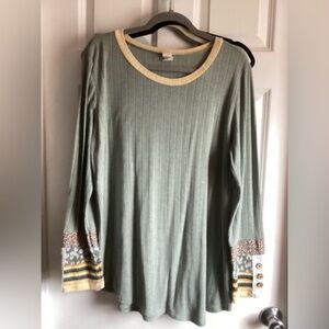 Boutique Relaxed Ribbed Green Long-Sleeve Top with Contrast Trim 1x 7th Ray